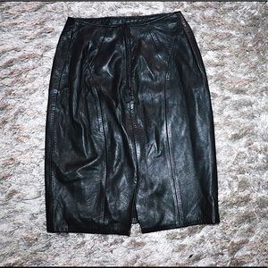 100% Leather Zip Mid-length pencil skirt 🕶👠